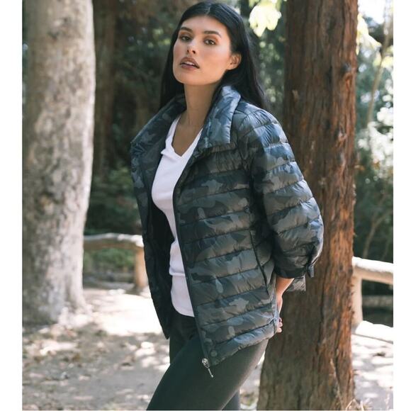 Anorak Crop Sleeve Puffer Jacket Black Camo Size M NEW - Picture 2 of 16